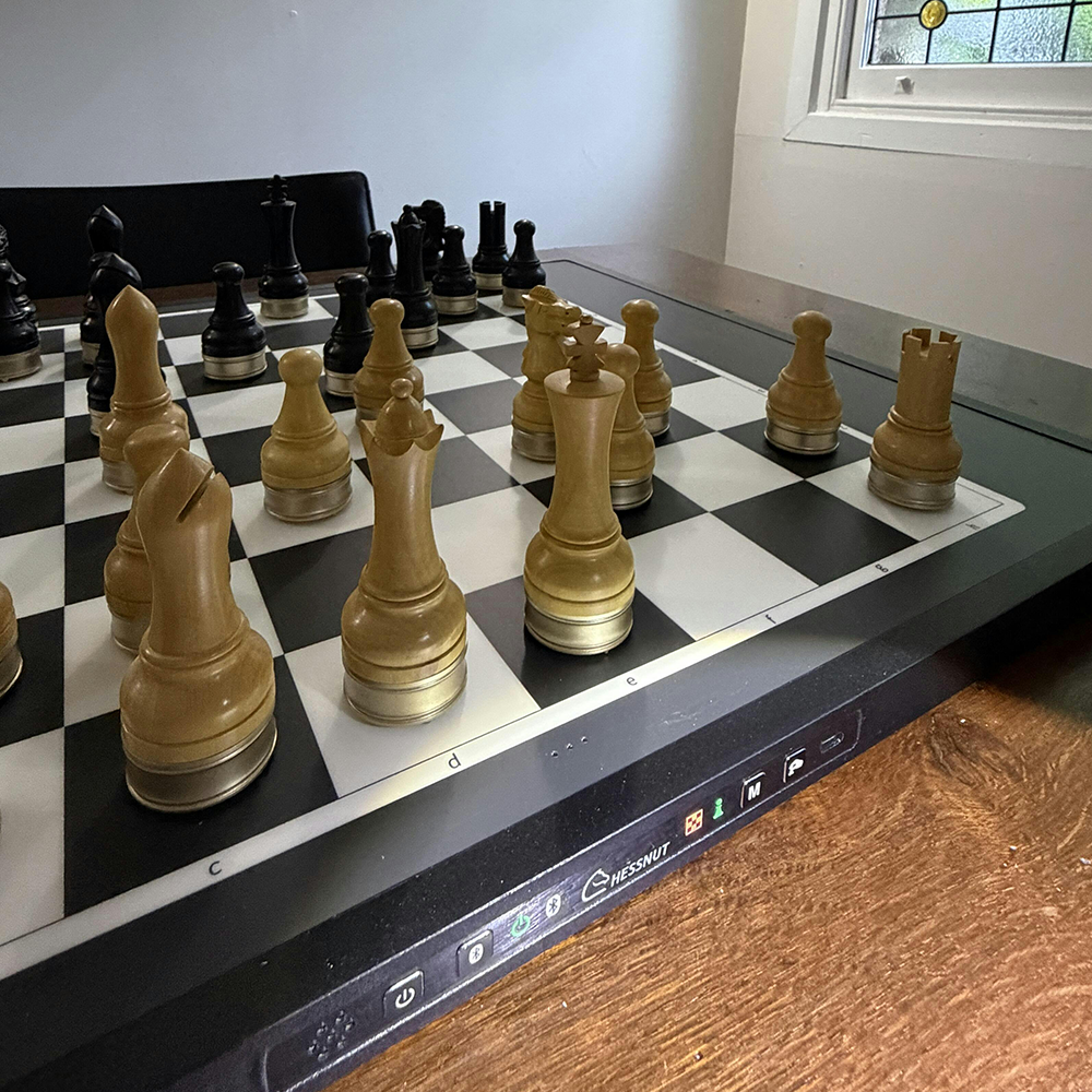Advanced Smart Chessboard